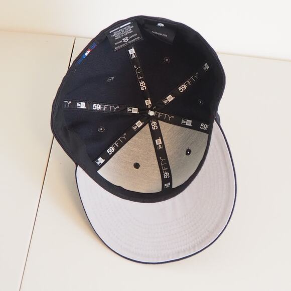 New York Yankees 59Fifty New Era Fitted Hat Size 8 MLB Pin General Merchandise - Picture 6 of 9